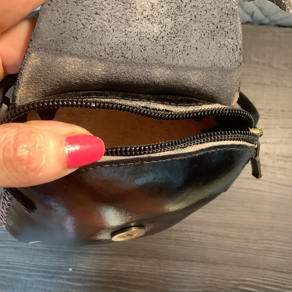 Black Cat Leather Crossbody Bag - Picture 9 of 15